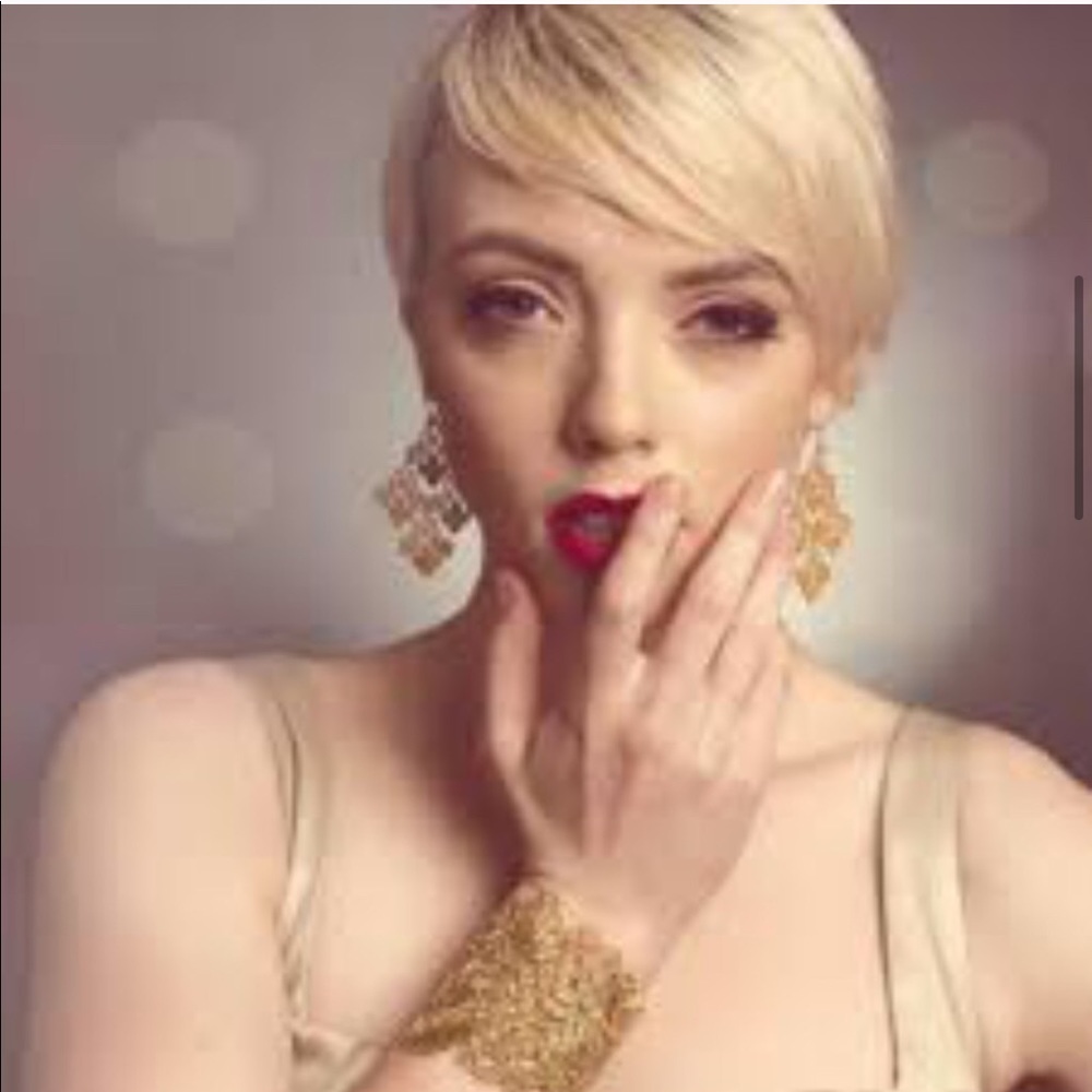 Stella & Dot |Dainty Gold Lace Chantilly Lace Cuff Bracelet - Picture 10 of 10